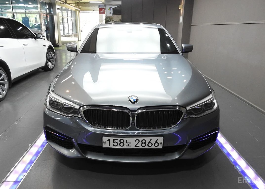 BMW 530 M* SPORT* ПОДГРЕВ* ОБДУХВАНЕ* 360КАМЕРА* LANE* ASS, снимка 3 - Автомобили и джипове - 54932537
