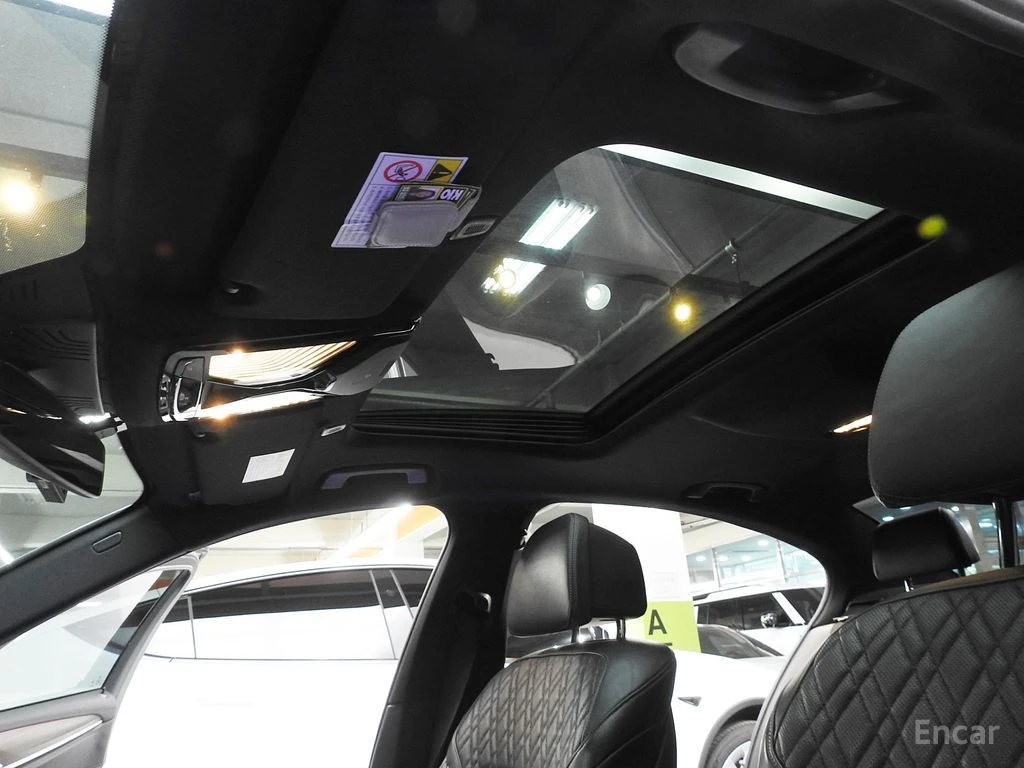 BMW 530 M* SPORT* ПОДГРЕВ* ОБДУХВАНЕ* 360КАМЕРА* LANE* ASS, снимка 15 - Автомобили и джипове - 54932537