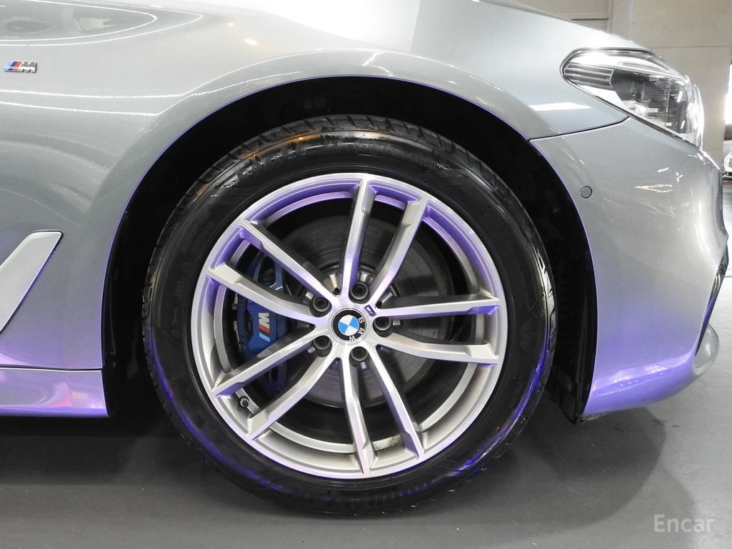 BMW 530 M* SPORT* ПОДГРЕВ* ОБДУХВАНЕ* 360КАМЕРА* LANE* ASS, снимка 5 - Автомобили и джипове - 54932537