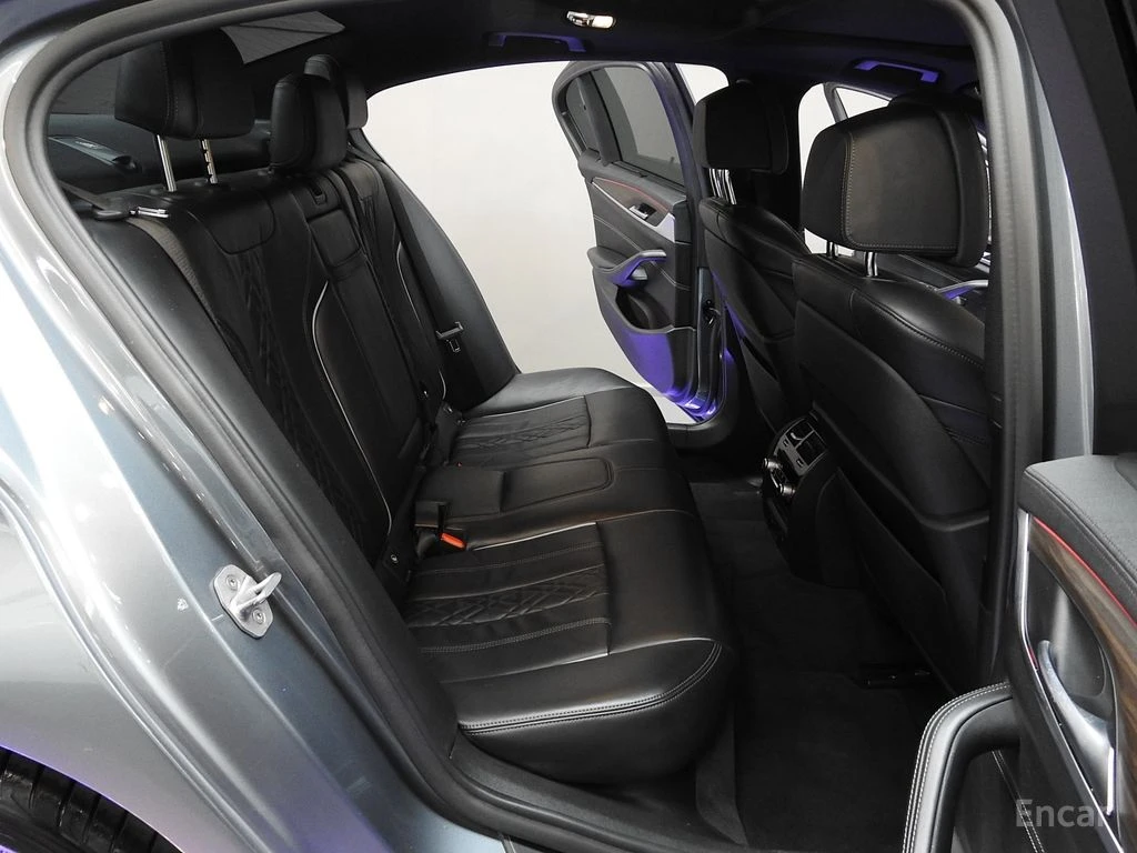 BMW 530 M* SPORT* ПОДГРЕВ* ОБДУХВАНЕ* 360КАМЕРА* LANE* ASS, снимка 13 - Автомобили и джипове - 54932537
