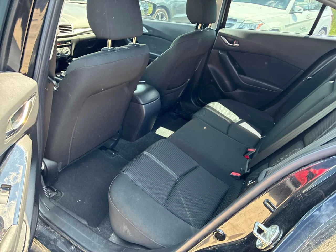 Mazda 3 GS| PANO| KEYLESS| 2 KЛЮЧА| , снимка 13 - Автомобили и джипове - 55187461