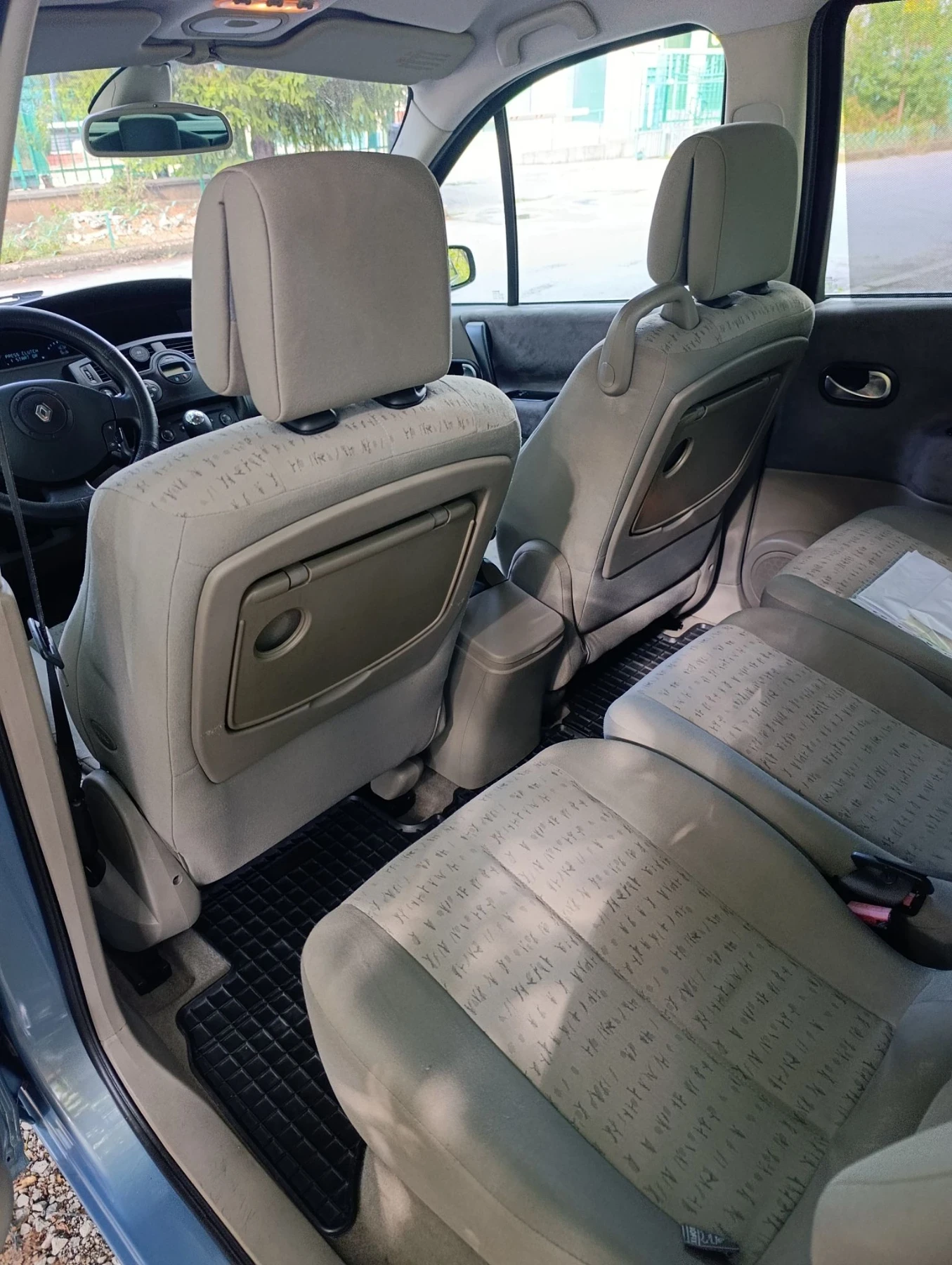 Renault Scenic 1.5DCI, снимка 7 - Автомобили и джипове - 56207708
