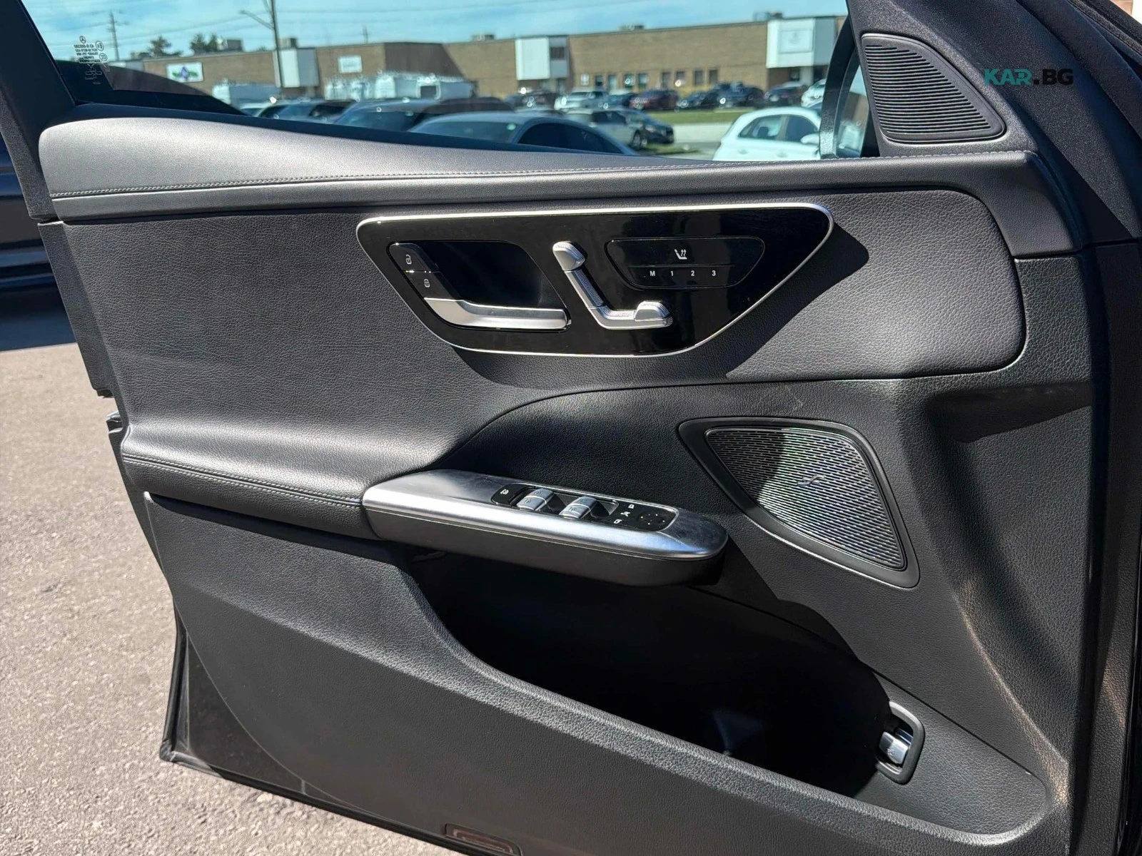 Mercedes-Benz C 300 AMG LINE/4MATIC/360 VIEW/LANE ASSIST, снимка 10 - Автомобили и джипове - 56239701