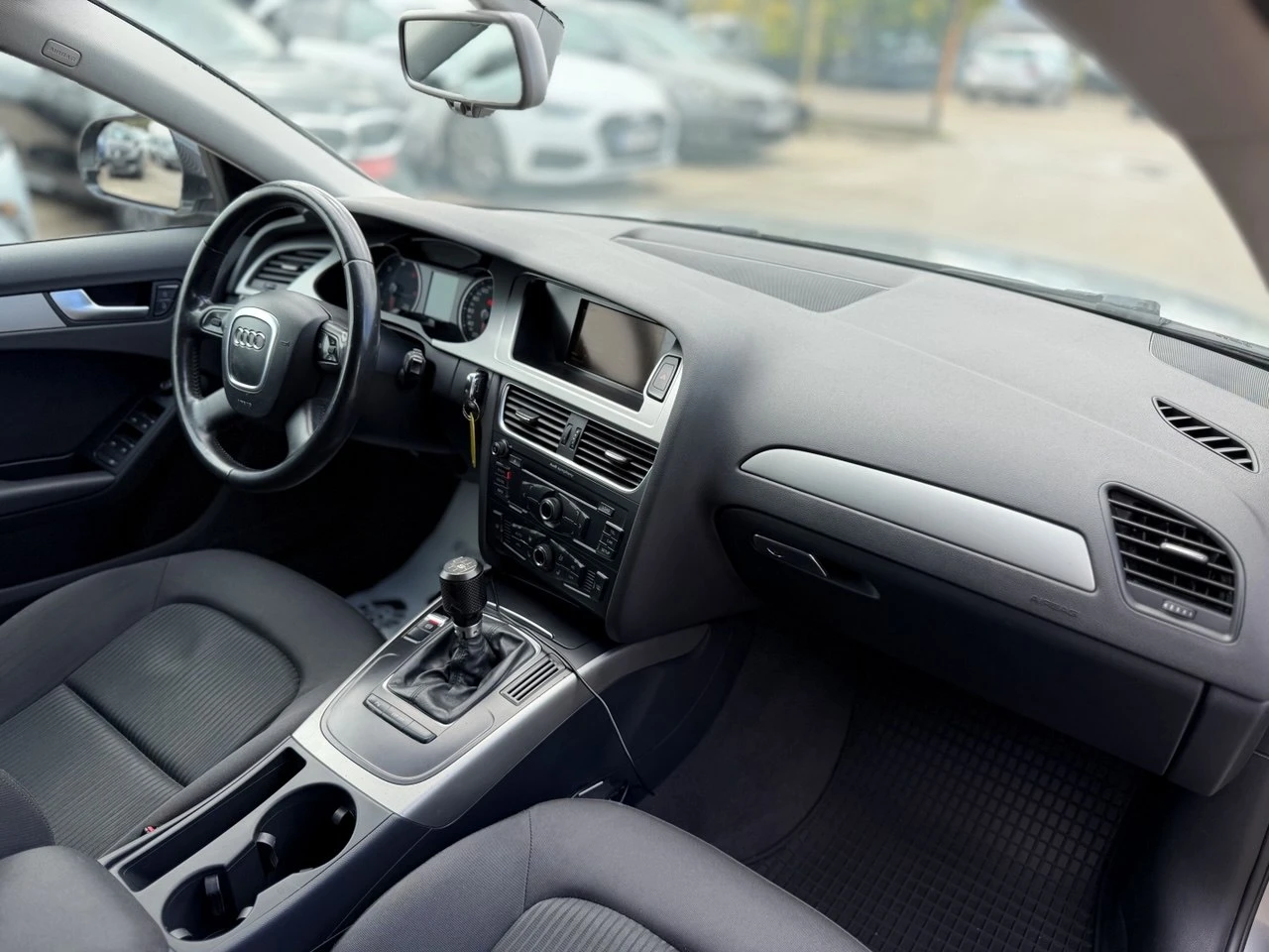 Audi A4 2.0TDI SEDAN, снимка 16 - Автомобили и джипове - 56627693