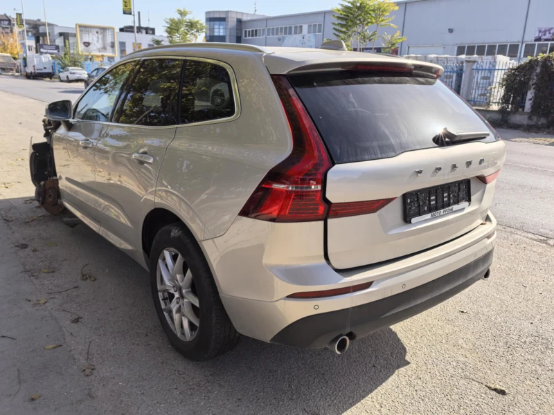 Volvo XC60 2.2 i hybrid, снимка 5 - Автомобили и джипове - 48011488