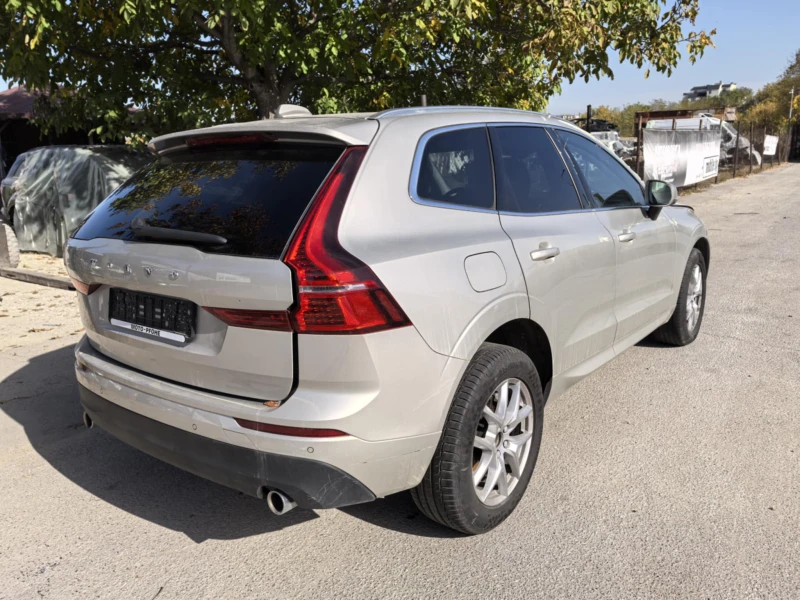 Volvo XC60 2.2 i hybrid, снимка 7 - Автомобили и джипове - 48011488