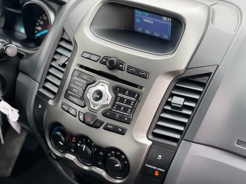 Ford Ranger 2.2TDCi XLT 4x4, снимка 12 - Автомобили и джипове - 49750144