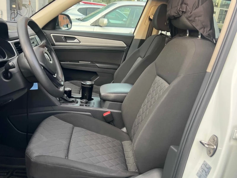 VW Atlas 2018 Trendline * CARFAX * БЕЗ ПЪРВОНАЧАЛНА ВНОСКА, снимка 10 - Автомобили и джипове - 52856090