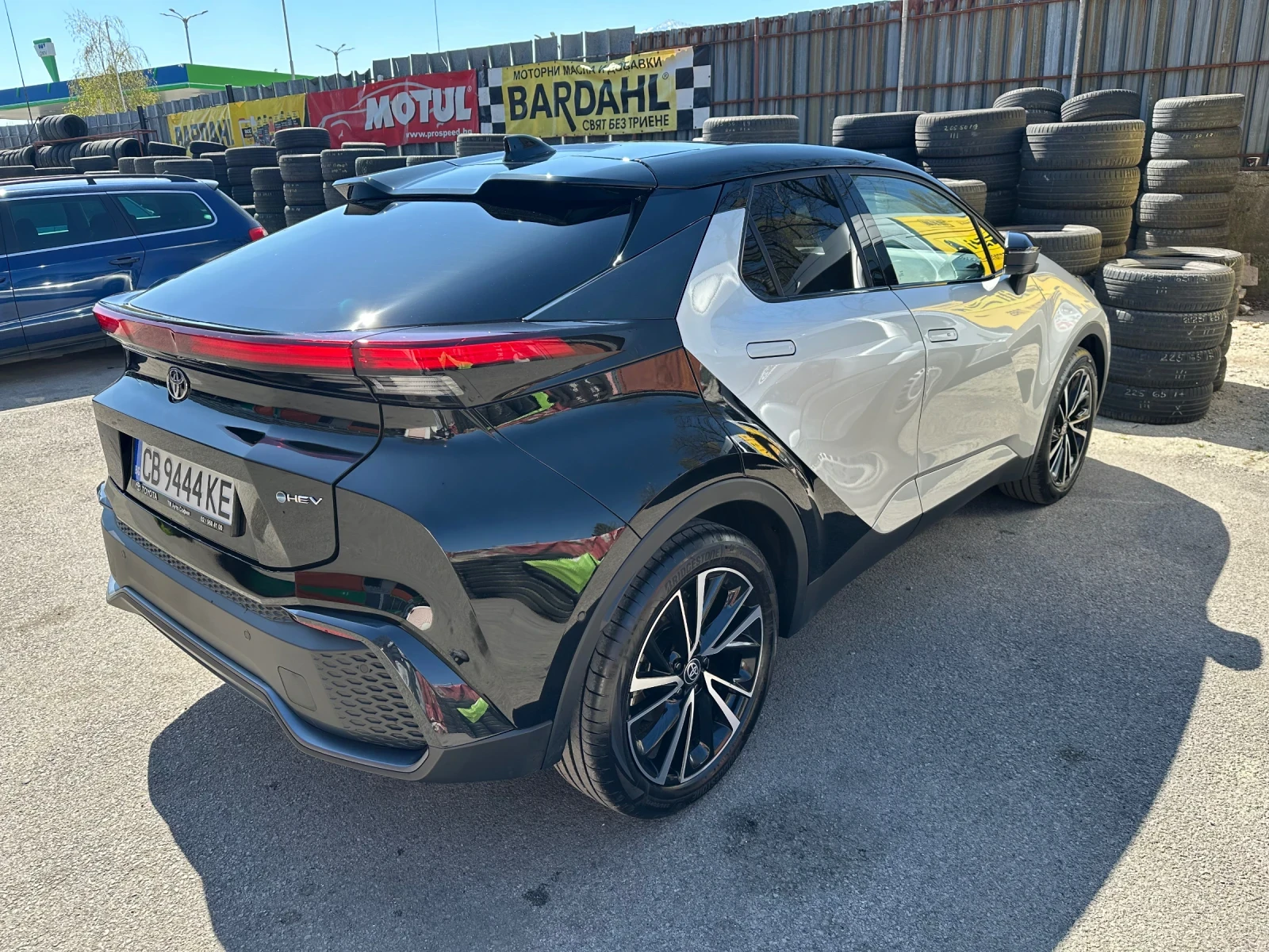Toyota C-HR 2.0 хибрид - изображение 5