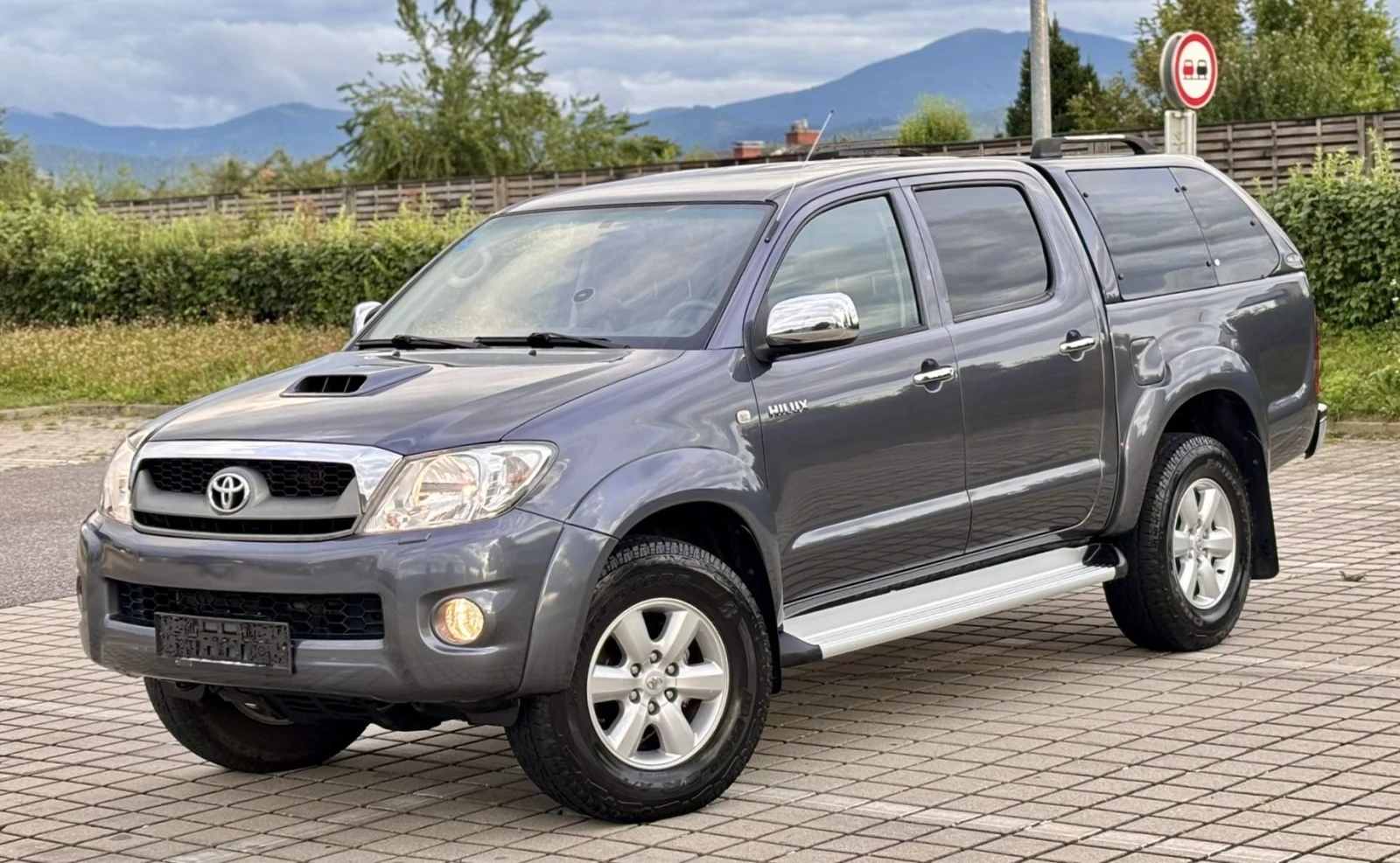 Toyota Hilux 3.0D 171кс * Навигация* * Климатроник*  - изображение 3