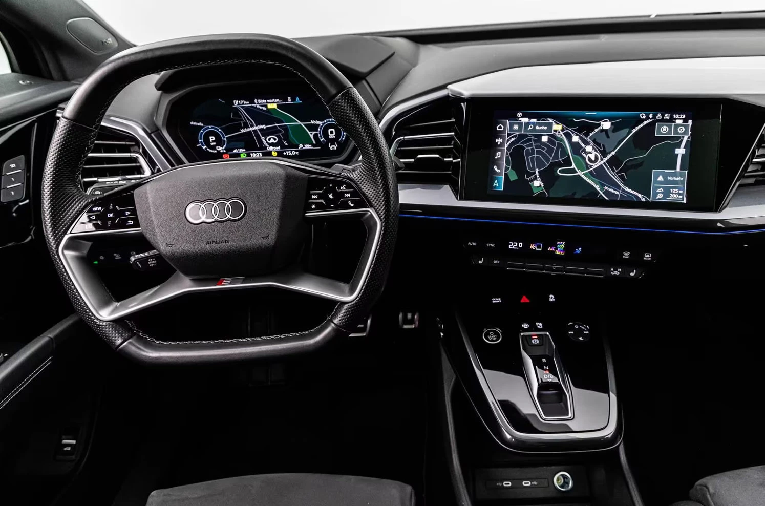 Audi Q4 45e-TRON/265HP/BLACK/PANO/HUD/CAM/MEMO/H.PUMP/912g, снимка 10 - Автомобили и джипове - 53812711