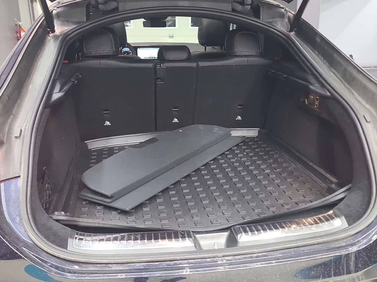 Mercedes-Benz GLE 53 4MATIC BURMESTER| 360| HUD| PANORAMA| AMBIENT| , снимка 13 - Автомобили и джипове - 53999893