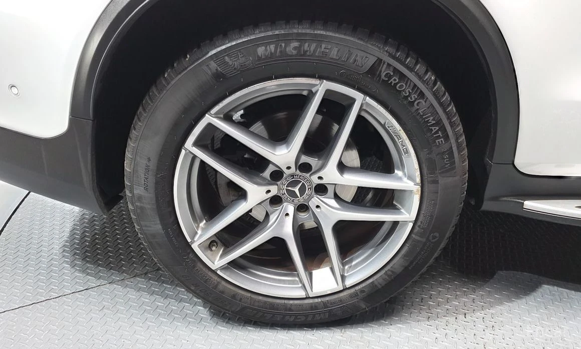 Mercedes-Benz GLC 220 * COUPE* 4MATIC* AMG* КОЖА* ПОДГРЕВ* ПАНОРАМА* , снимка 5 - Автомобили и джипове - 54041089