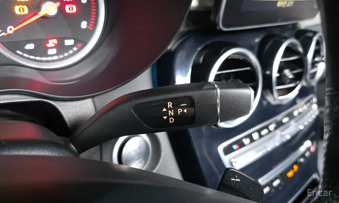 Mercedes-Benz GLC 220 * COUPE* 4MATIC* AMG* КОЖА* ПОДГРЕВ* ПАНОРАМА* , снимка 9 - Автомобили и джипове - 54041089