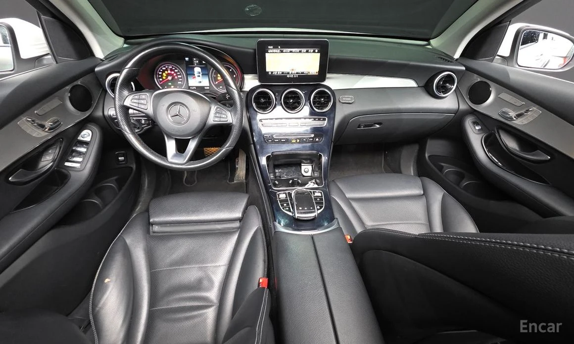 Mercedes-Benz GLC 220 * COUPE* 4MATIC* AMG* КОЖА* ПОДГРЕВ* ПАНОРАМА* , снимка 7 - Автомобили и джипове - 54041089