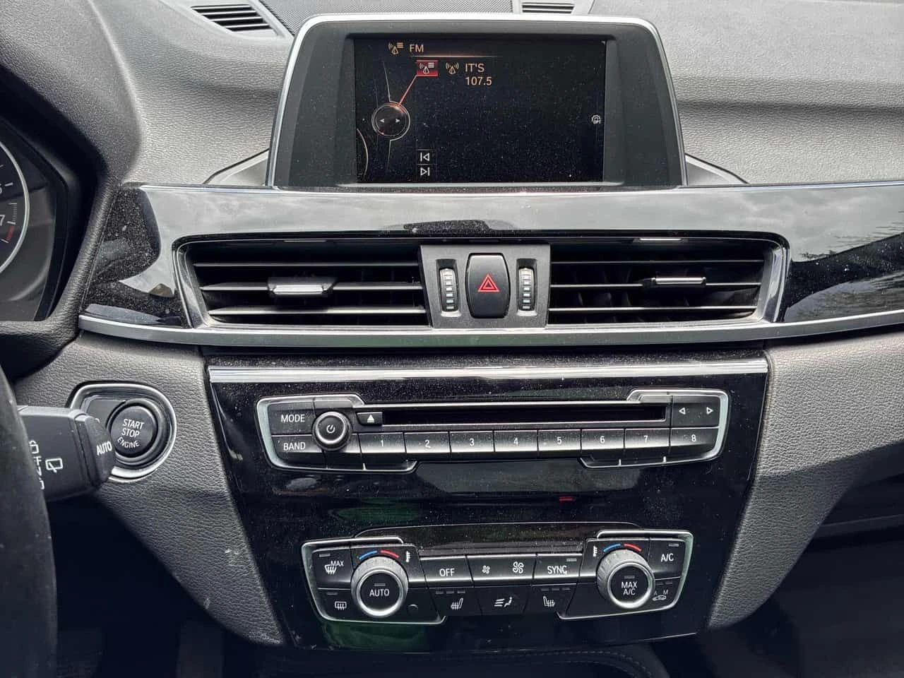 BMW X1 | xDrive28i | CARFAX | ПОДГРЕВ | HARMAN KARDON | , снимка 9 - Автомобили и джипове - 54484214