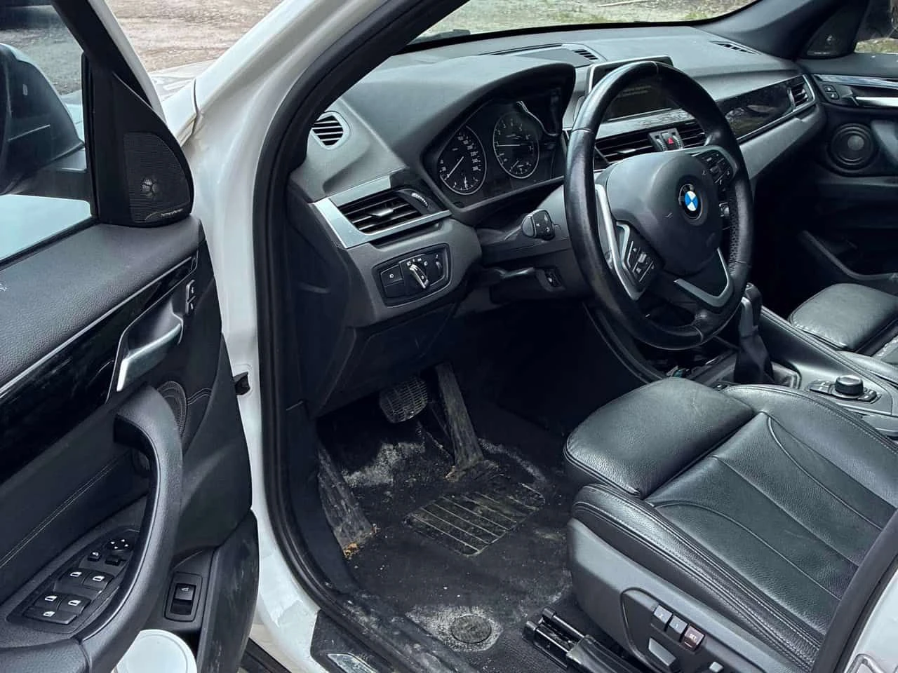 BMW X1 | xDrive28i | CARFAX | ПОДГРЕВ | HARMAN KARDON | , снимка 5 - Автомобили и джипове - 54484214