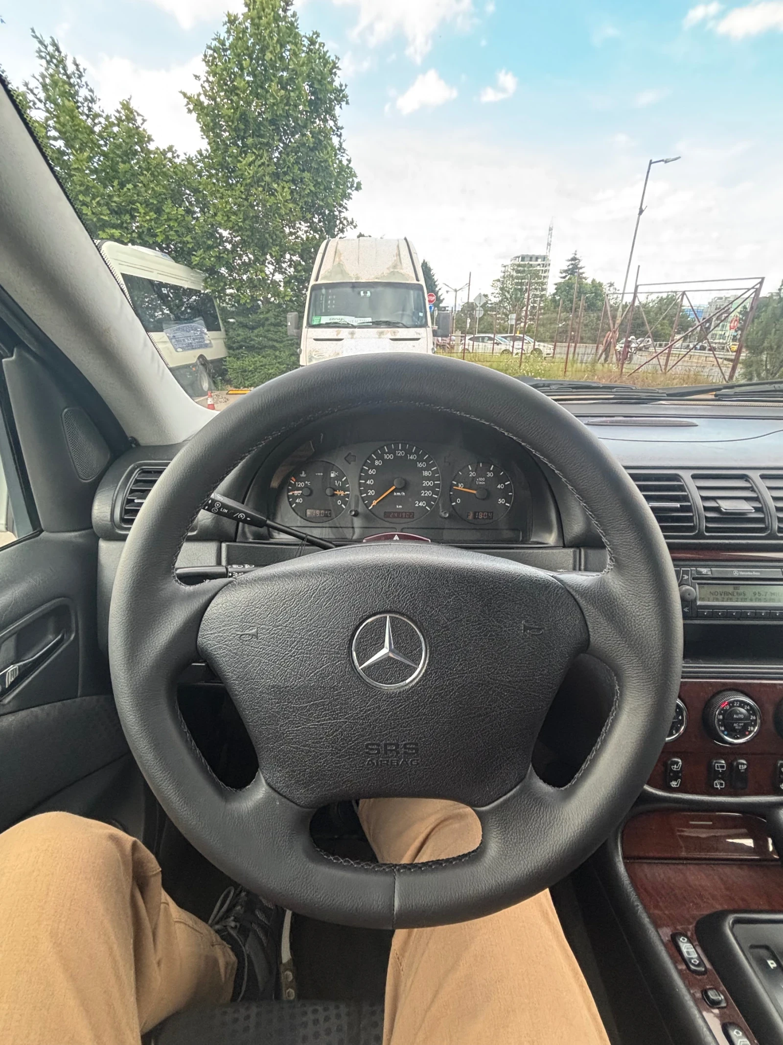 Mercedes-Benz ML 270 CDI, снимка 15 - Автомобили и джипове - 54877492