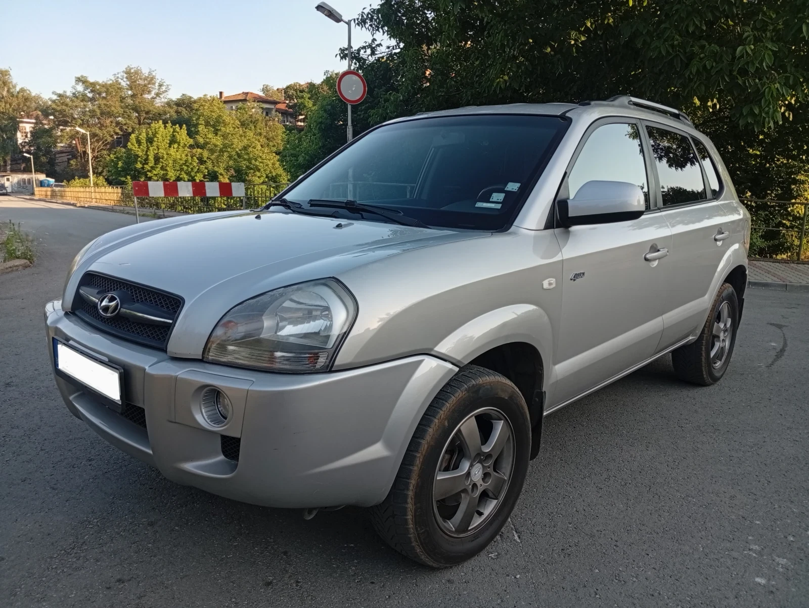 Hyundai Tucson 2.0 CRDI 143кс. 4х4 6.скорости 5 л./100км.