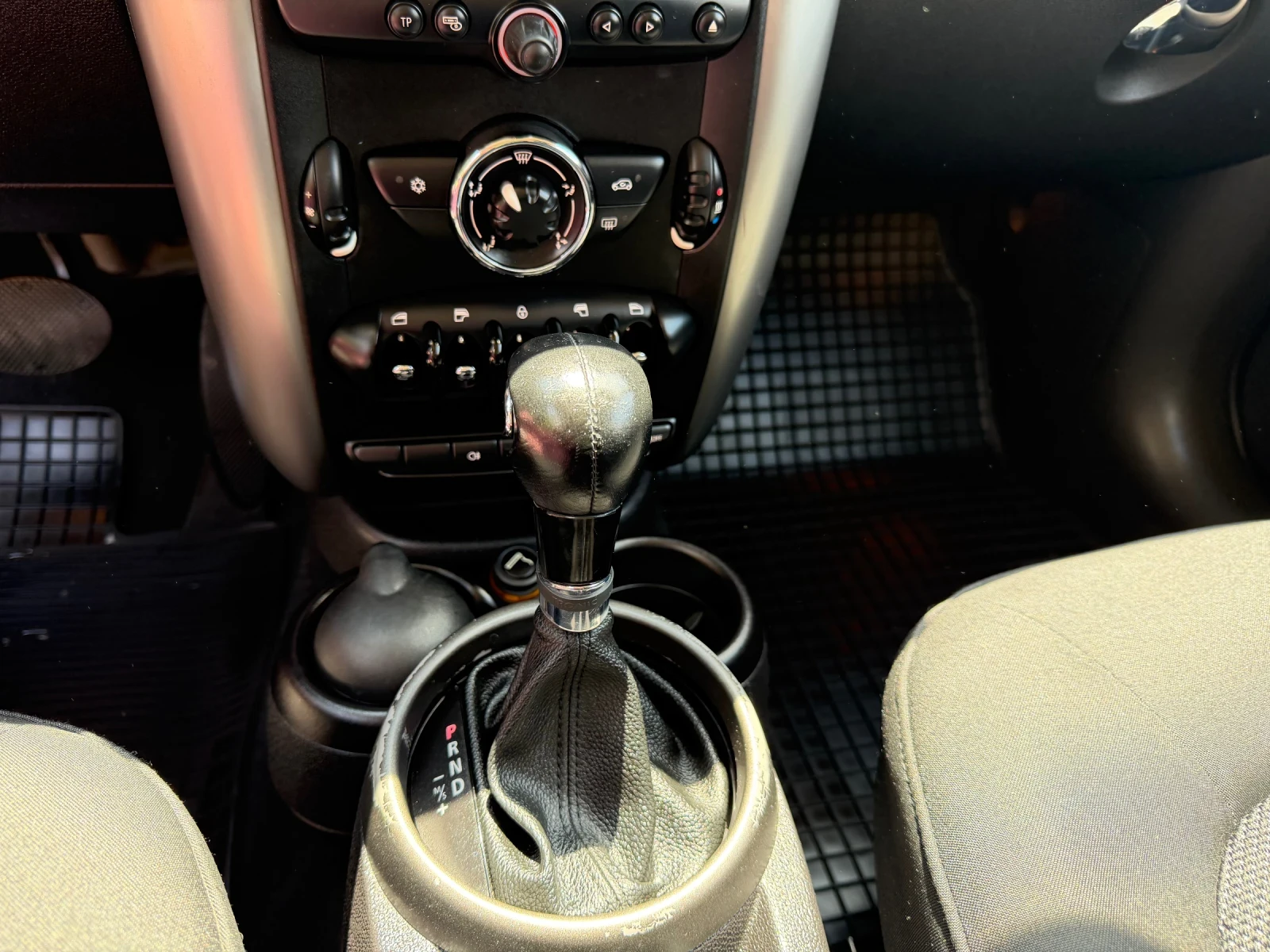 Mini Countryman, снимка 13 - Автомобили и джипове - 55385666