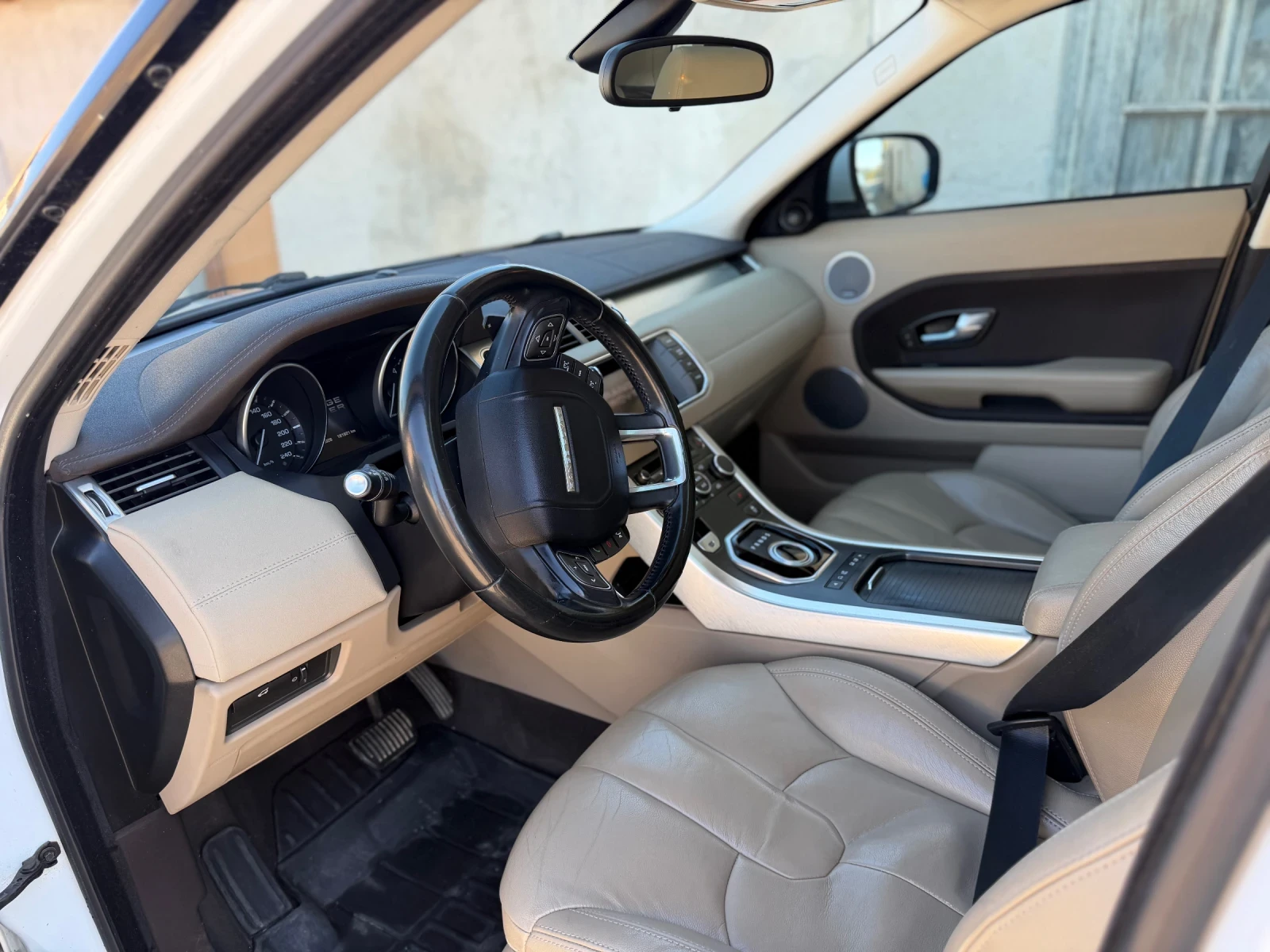 Land Rover Range Rover Evoque, снимка 9 - Автомобили и джипове - 56438215