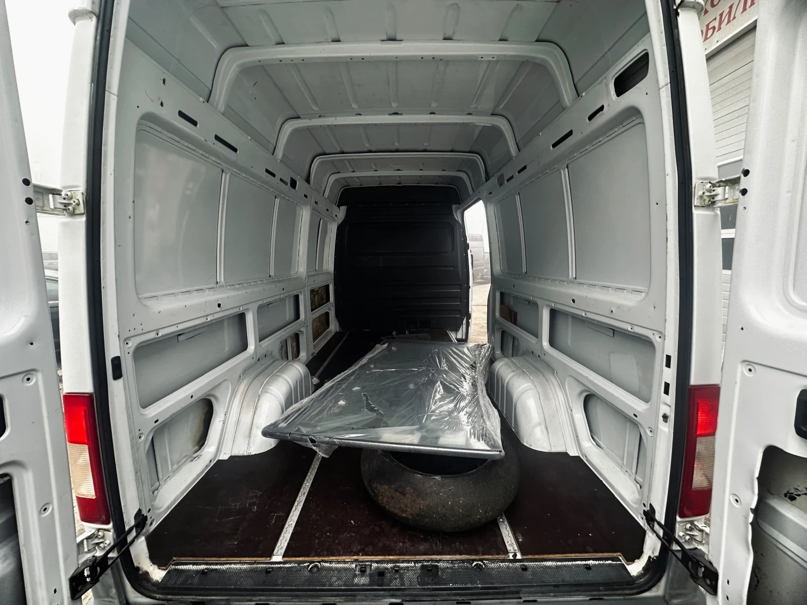 Mercedes-Benz Sprinter 313 2.2CDI КЛИМА, снимка 15 - Бусове и автобуси - 53714682