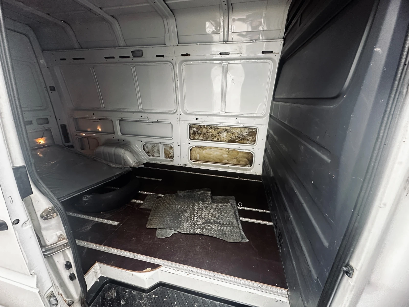 Mercedes-Benz Sprinter 313 2.2CDI КЛИМА, снимка 14 - Бусове и автобуси - 53714682