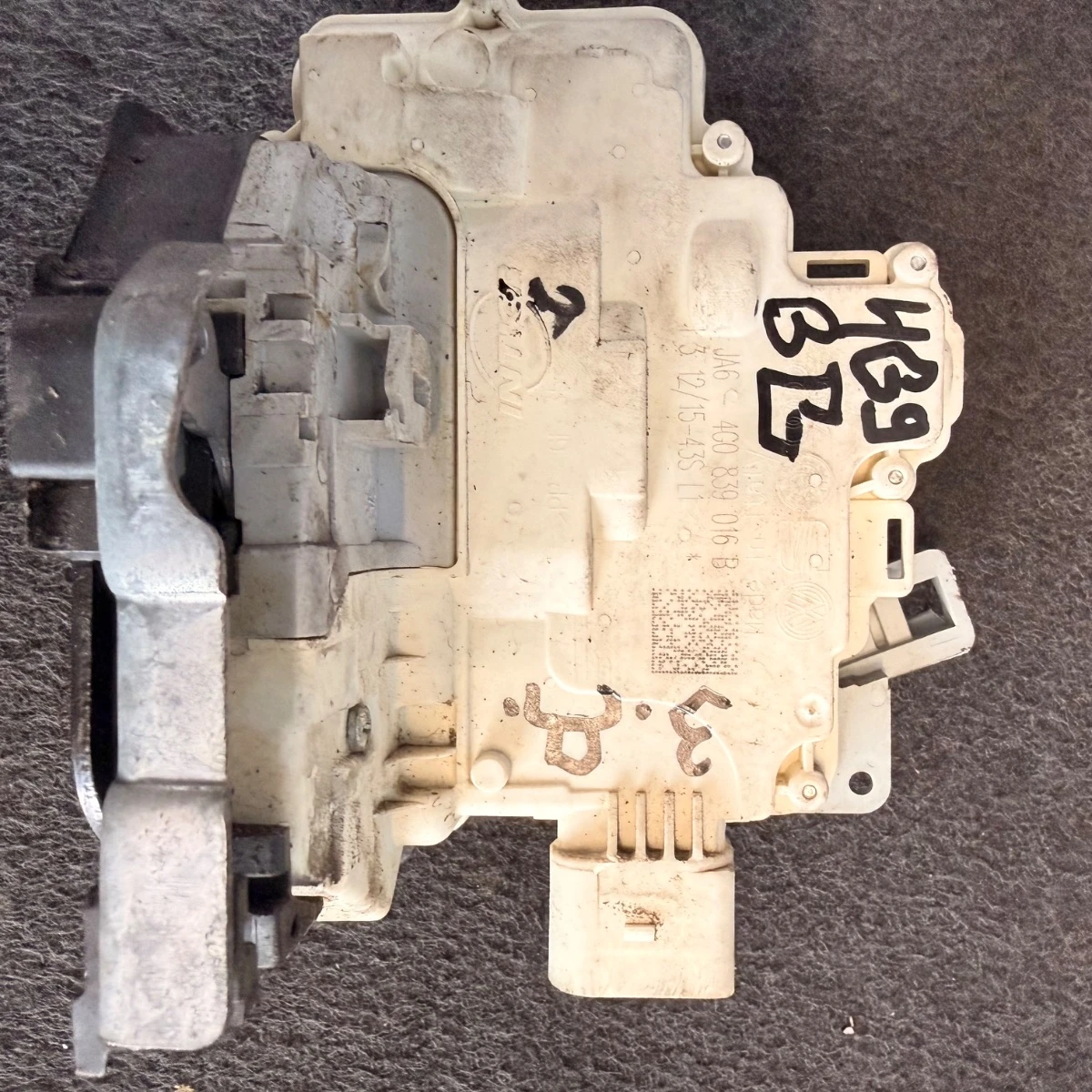 Брава за задна дясна врата за Audi A6 4G 4G0839016B-1614