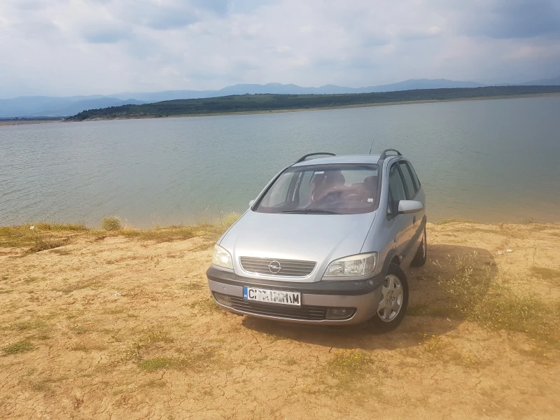 Opel Zafira 1.6, снимка 3 - Автомобили и джипове - 48562587