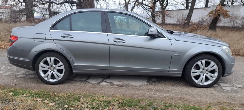 Mercedes-Benz C 220 Avangard, снимка 4 - Автомобили и джипове - 48624336