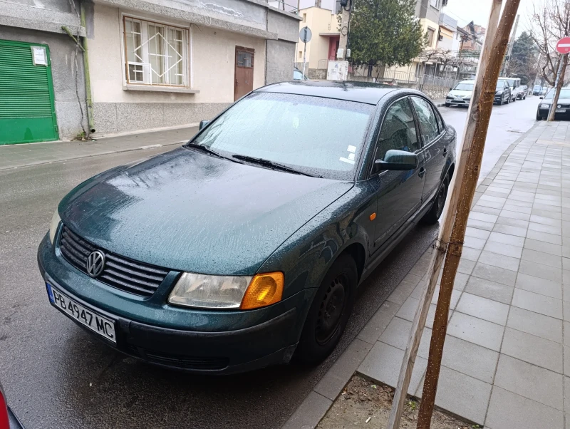 VW Passat, снимка 1 - Автомобили и джипове - 49147583