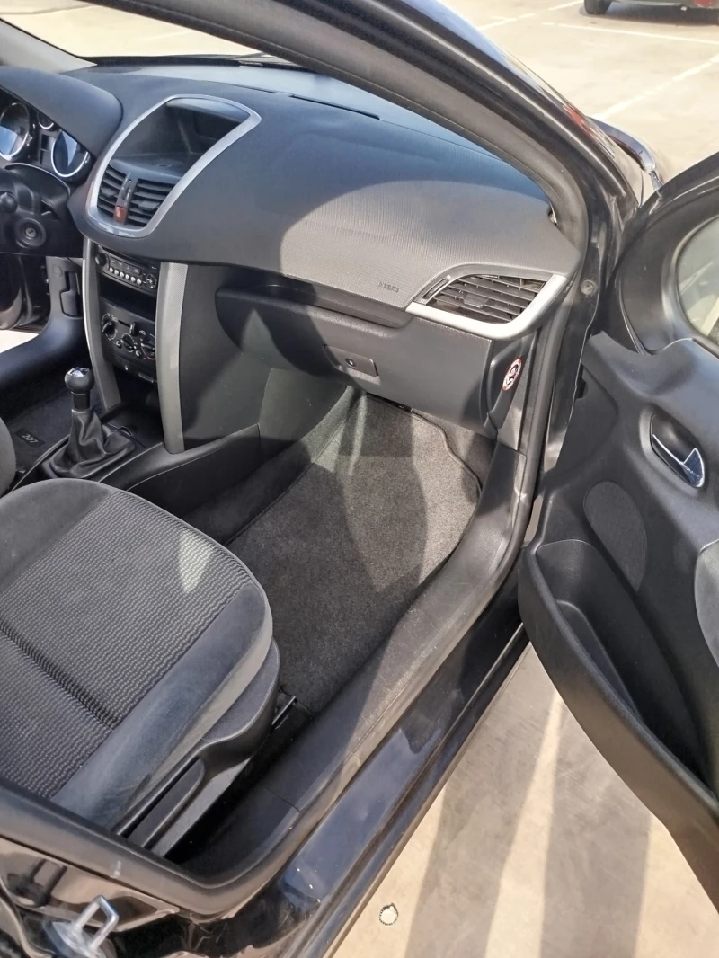 Peugeot 207 1.6, снимка 15 - Автомобили и джипове - 51859194