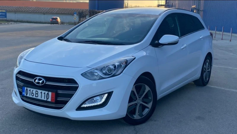 Hyundai I30 1.6 CRDI , снимка 7 - Автомобили и джипове - 52863040