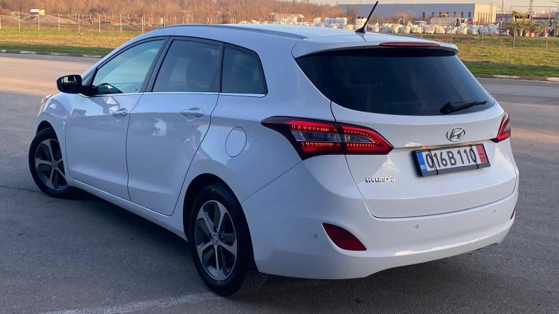 Hyundai I30 1.6 CRDI , снимка 6 - Автомобили и джипове - 52863040