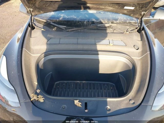 Tesla Model Y LONG RANGE DUAL MOTOR ALL‑WHEEL DRIVE, снимка 16 - Автомобили и джипове - 53507448