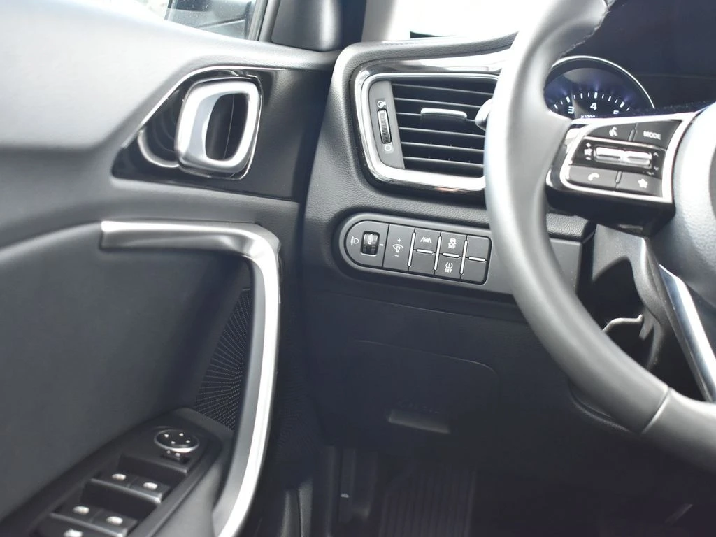 Kia XCeed     | Mobile.bg   17