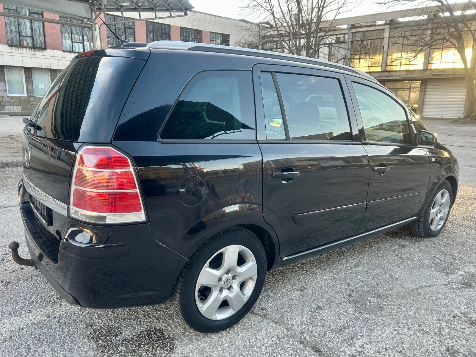 Opel Zafira 1.9jtd-150kc-7местен - изображение 6