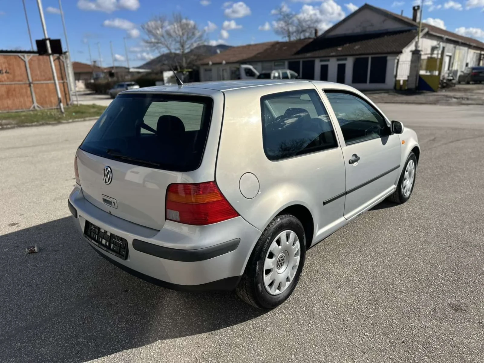 VW Golf 1.9 TDI* 90ps* Климатик  - изображение 2