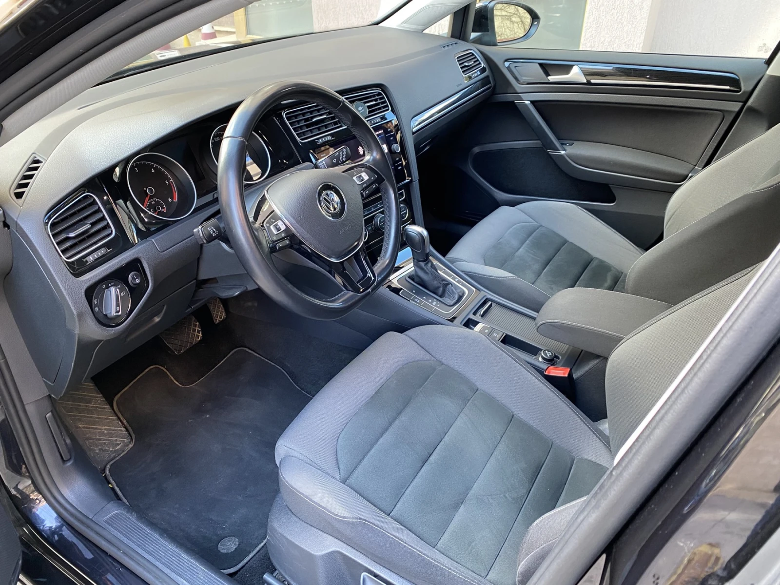 VW Golf 2.0TDI/ Highline/ Variant/ DSG - изображение 10