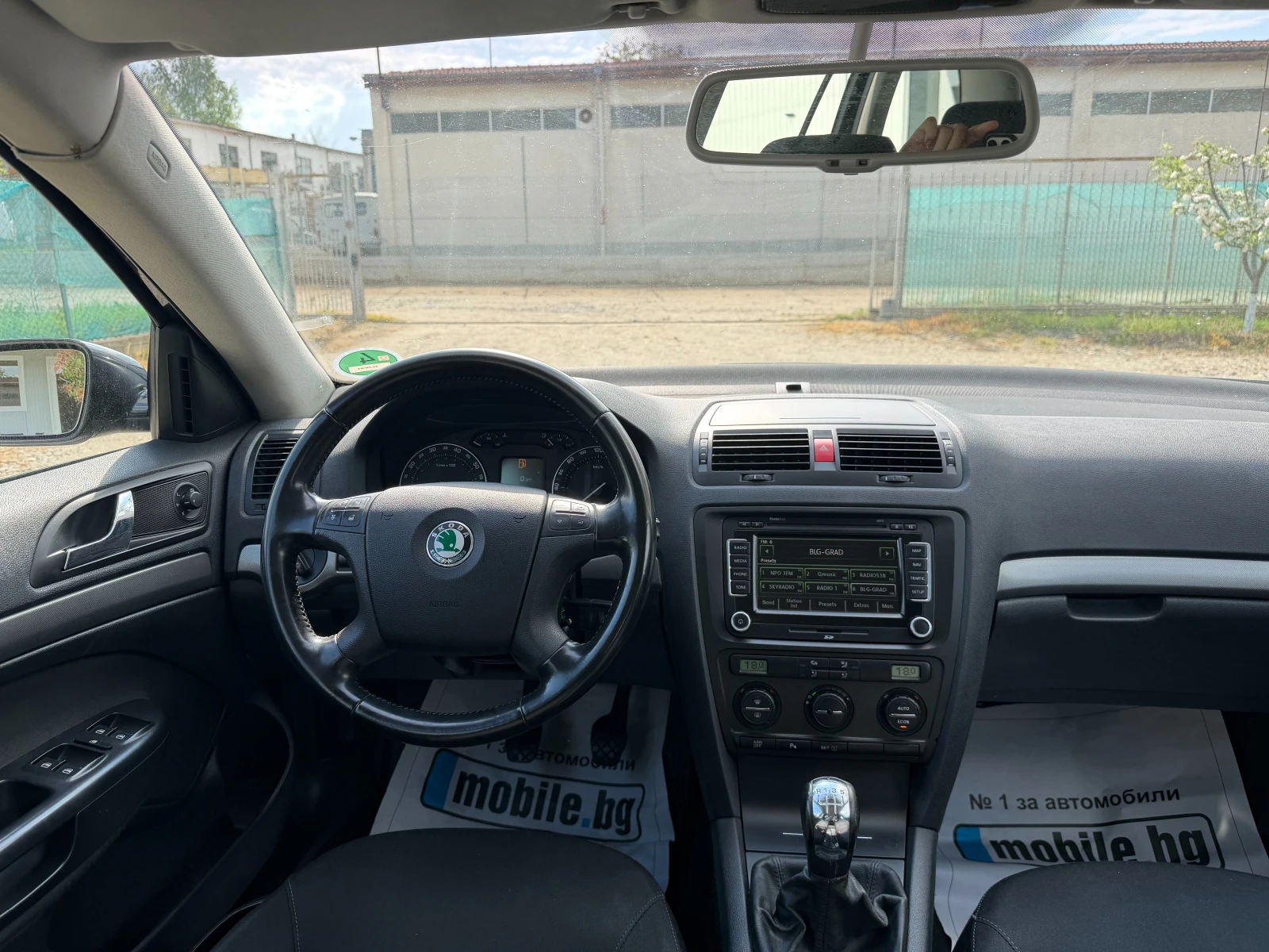 Skoda Octavia 1.6MPi GAZ, снимка 11 - Автомобили и джипове - 53902005