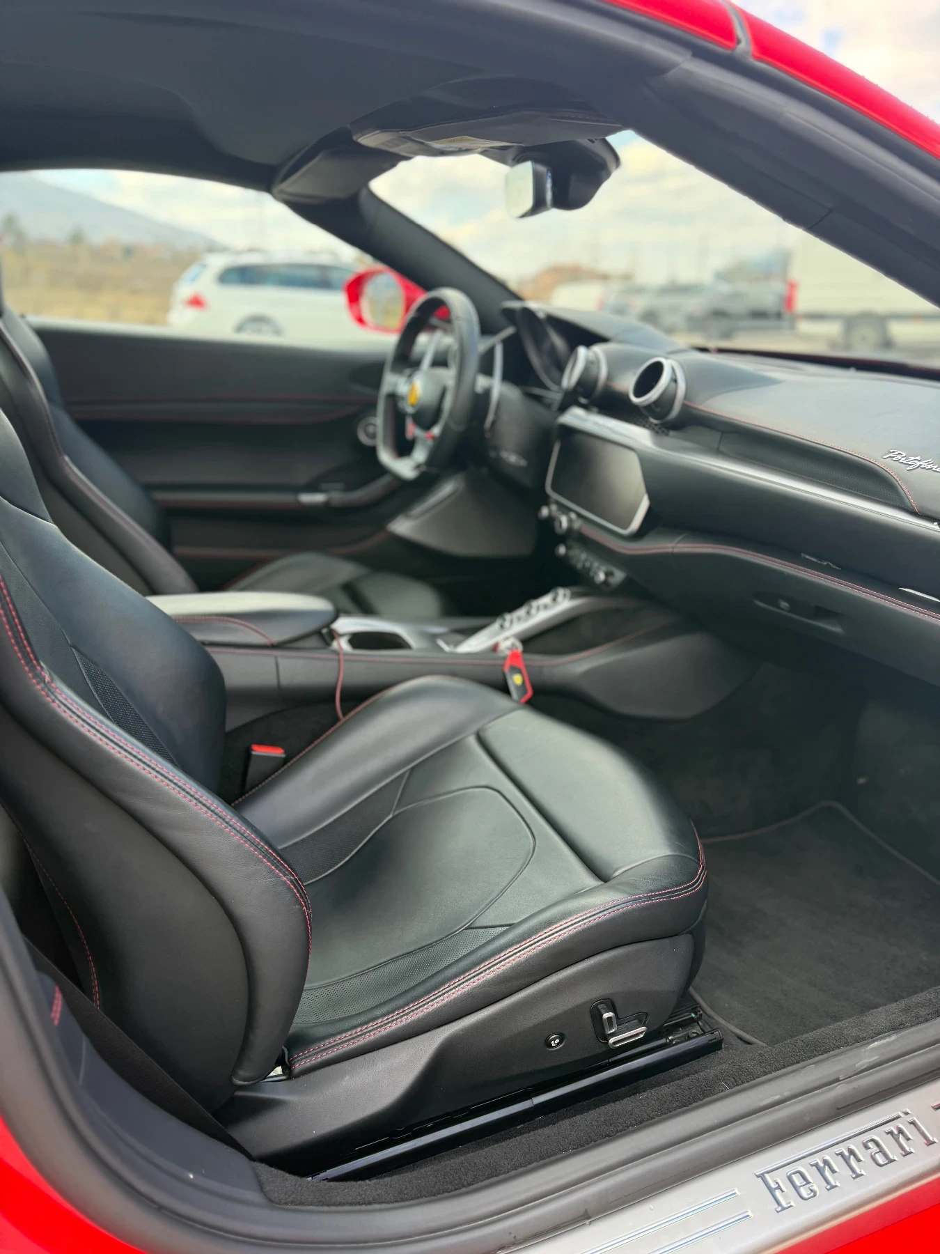 Ferrari Portofino 32000км, снимка 12 - Автомобили и джипове - 53986516