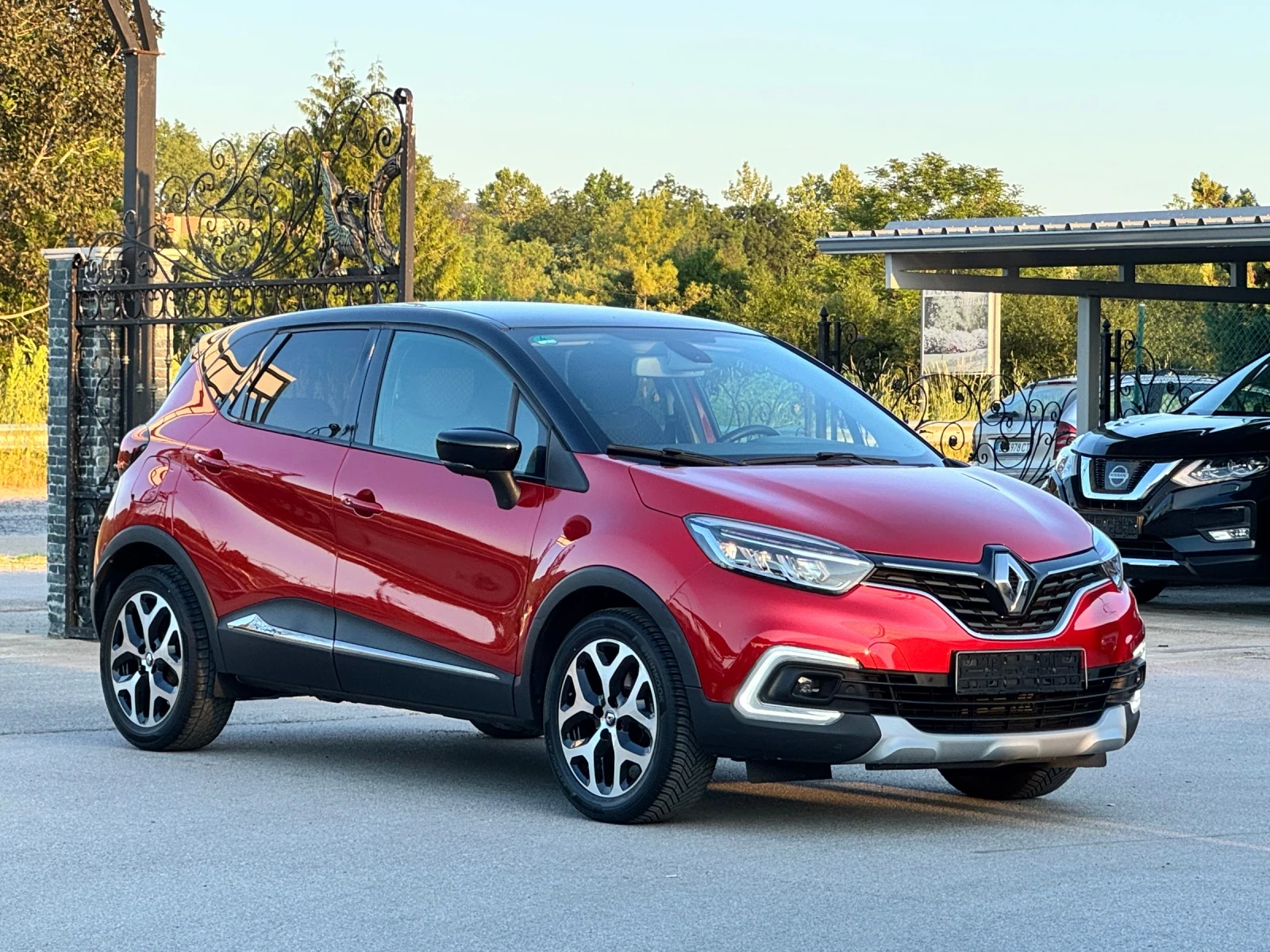 Renault Captur 1.3T-Ce АВТОМАТ EURO 6, снимка 4 - Автомобили и джипове - 54783685