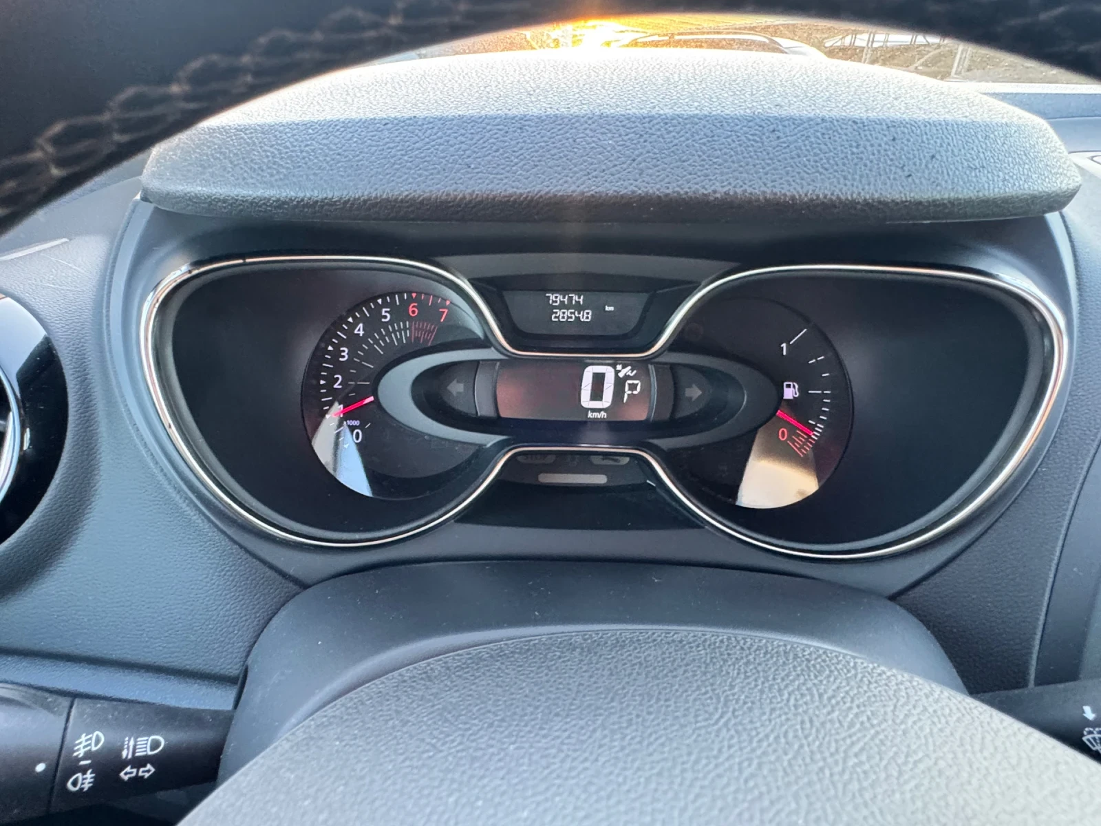 Renault Captur 1.3T-Ce АВТОМАТ EURO 6, снимка 8 - Автомобили и джипове - 54783685