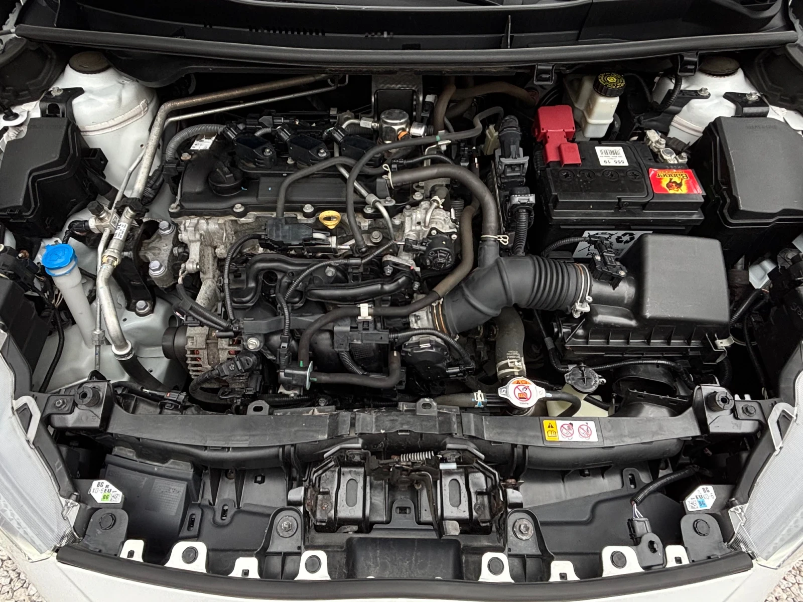 Toyota Yaris 1.5 VVT-i, снимка 9 - Автомобили и джипове - 55166484