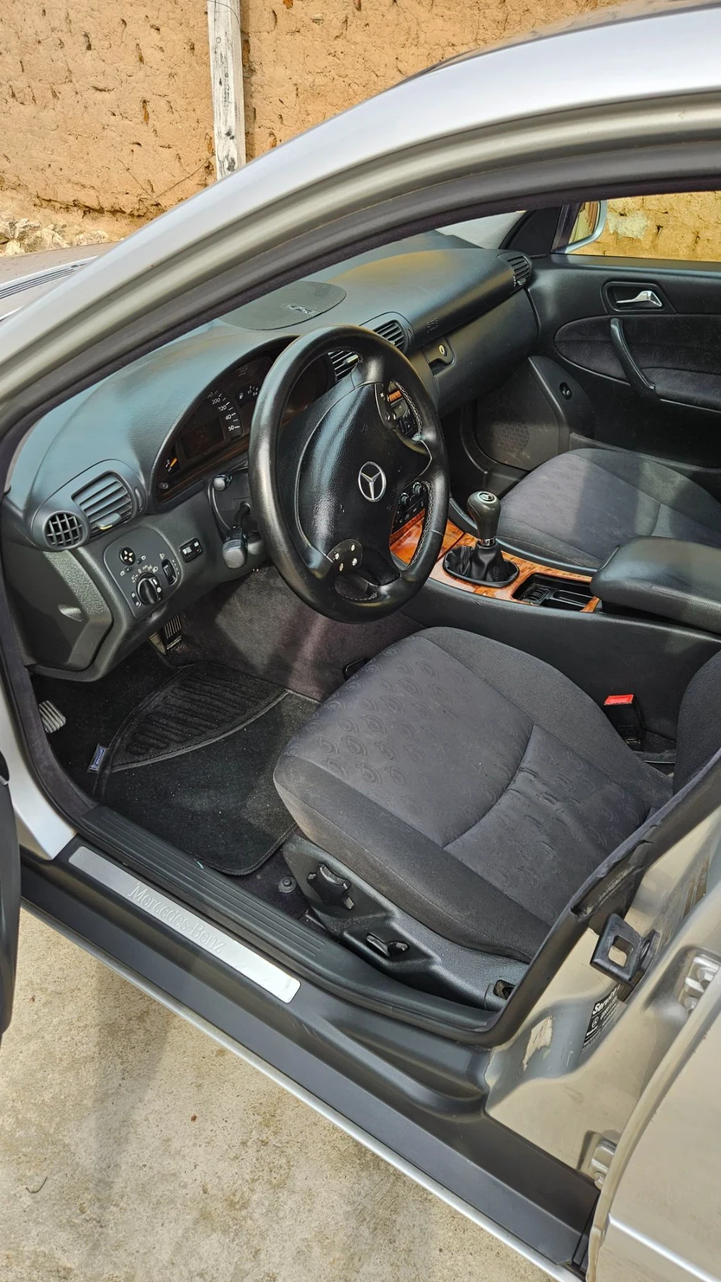 Mercedes-Benz C 180, снимка 9 - Автомобили и джипове - 56420645