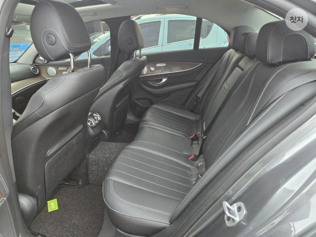 Mercedes-Benz E 300 AMG-LINE * FULL MAX* O�������� | Mobile.bg � ����������� 6