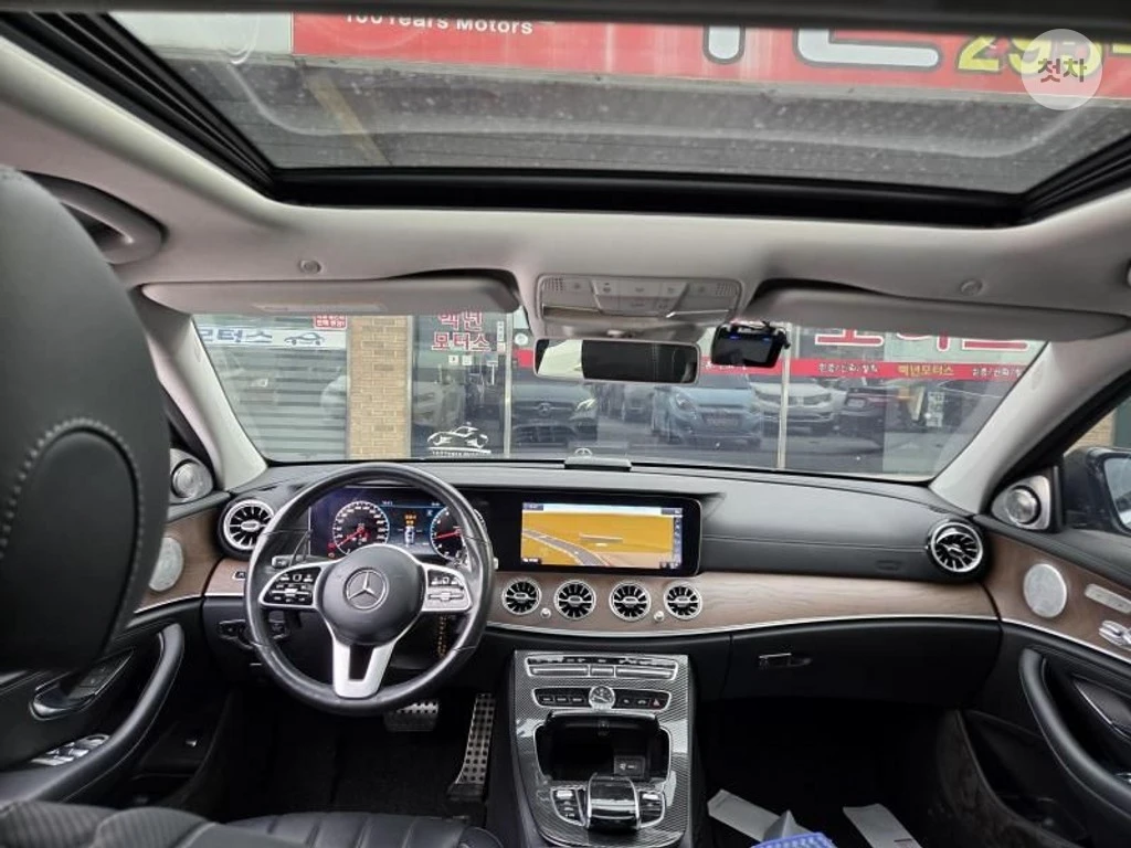 Mercedes-Benz E 300 AMG-LINE * FULL MAX* O�������� | Mobile.bg � ����������� 7