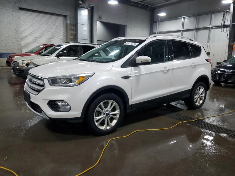 Ford Escape TITANIUM* Подгрев* Камера, снимка 1 - Автомобили и джипове - 48617369