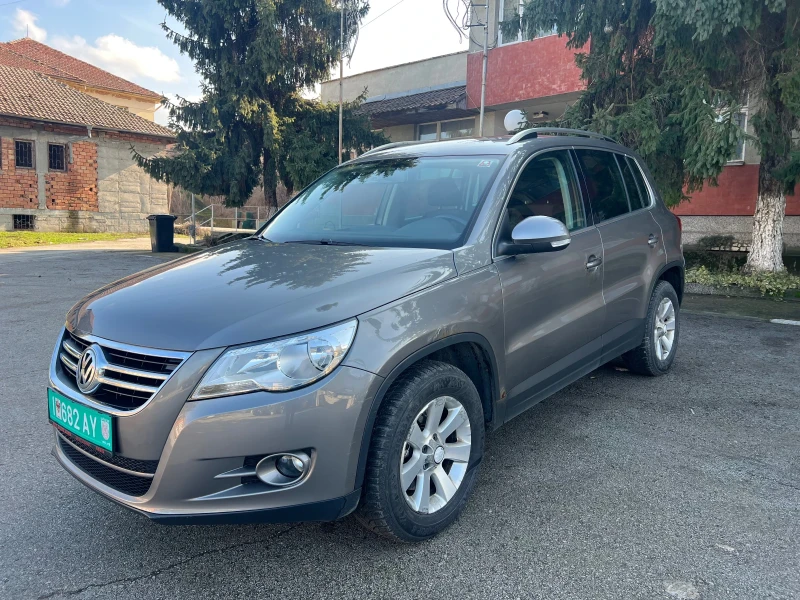 VW Tiguan 2.0 TDI 140kc 4x4, снимка 2 - Автомобили и джипове - 53401425