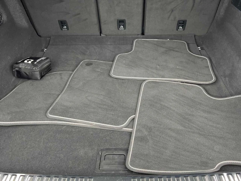 Audi Q8 Technik/360/HUD/ДИСТРОНИК/ОБДУХВАНЕ, снимка 15 - Автомобили и джипове - 53577352